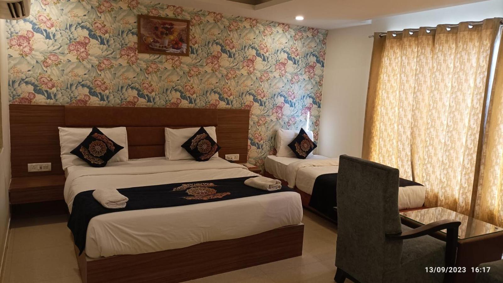 Hotel Grand Suites By D'Capitol Near Delhi Airport New Delhi Eksteriør billede
